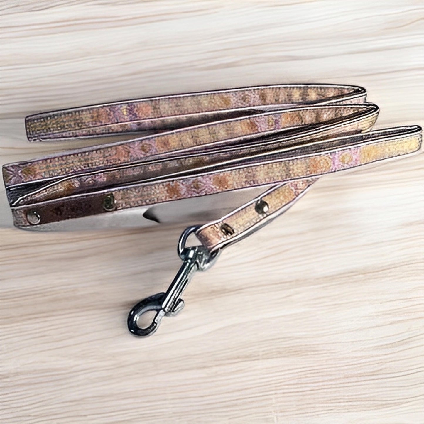 Finnigan's Fabulous Fashion Lead - No.20s-0